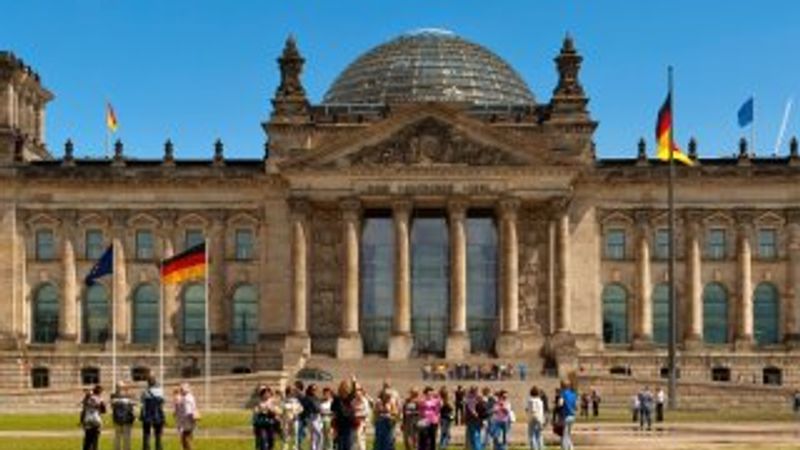 Almanya ırkçılığa doymuyor