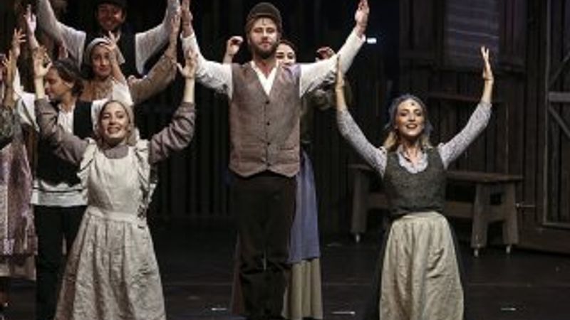 Damdaki Kemancı Harbiye'de konser verdi