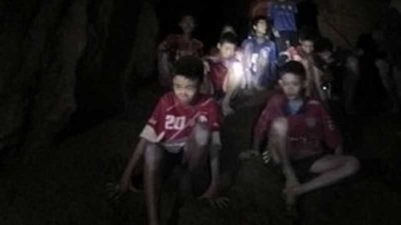 Devletsiz 3 çocuk Tayland vatandaşı oldu