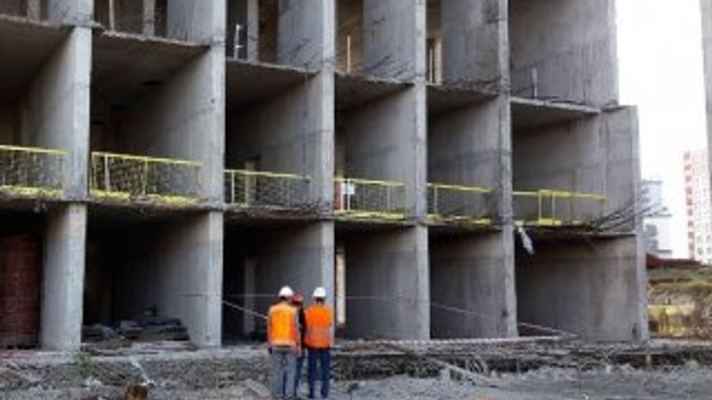 11. kattan düşen işçi ağır yaralandı