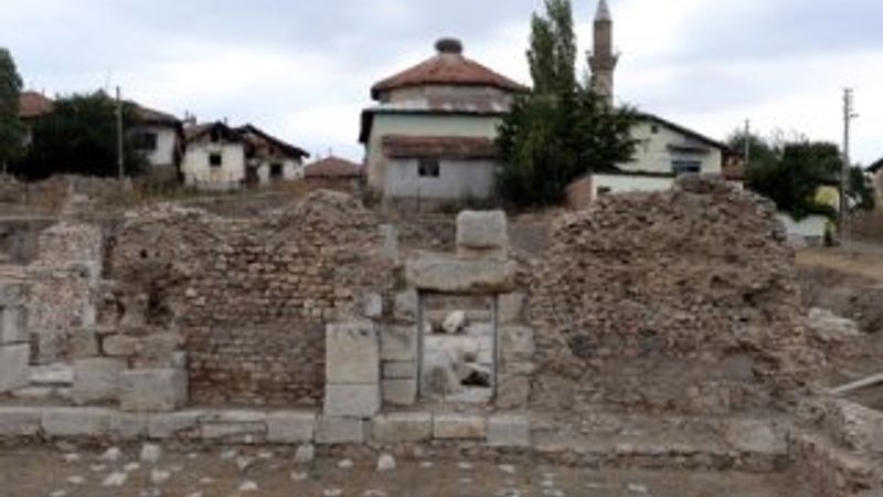 Sebastapolis'in hamamı ortaya çıkarıldı