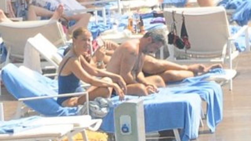 Gülben Ergen sevgilisiyle tatilde