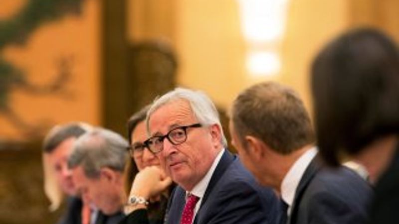 Juncker Yunan askerlerin serbest kalmasından memnun