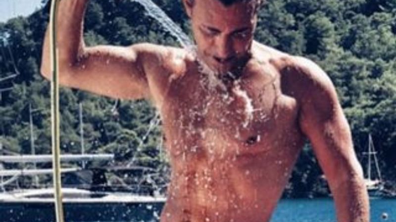 Mustafa Sandal'dan vücut şov