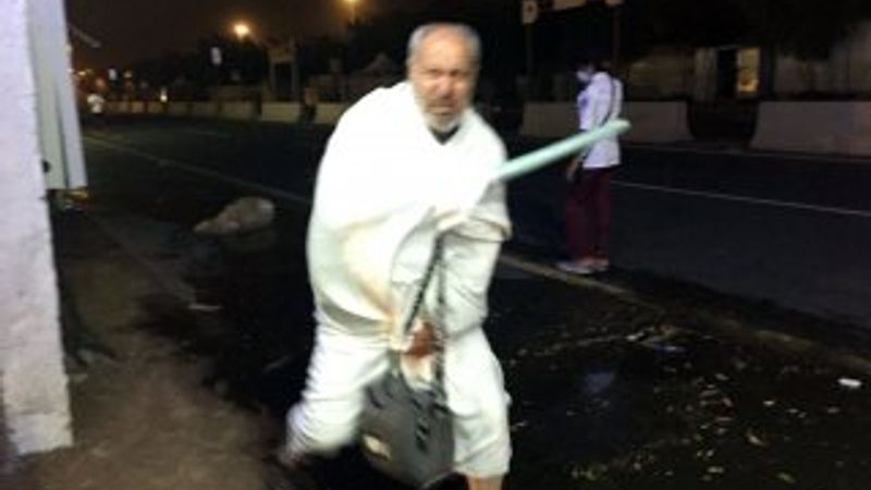 Hacı adayları Arafat yolunda fırtınaya yakalandı