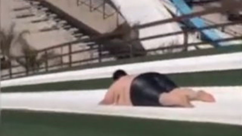 Meksika'daki su parkında ağır uçuş