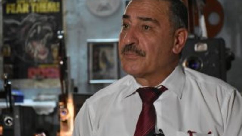 Sinema tutkunu evini müzeye çevirdi
