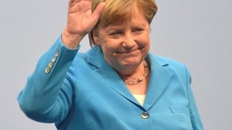 Merkel Azerbaycan diye Ermenistan videosu paylaştı