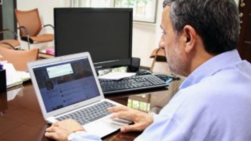 Ahmedinejad tweet atmadan duramıyor