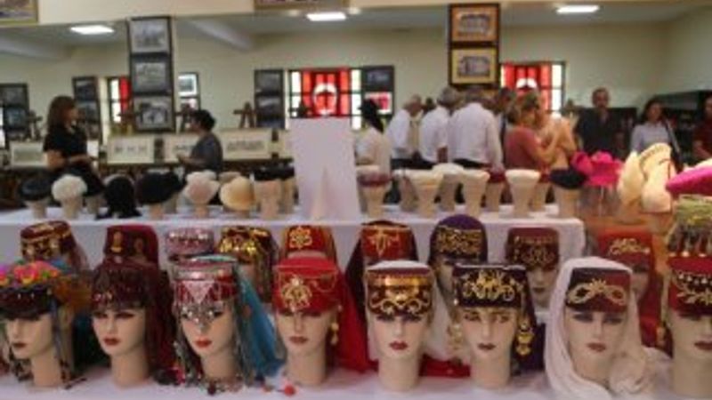 Asırlık şapkalar gün yüzüne çıktı