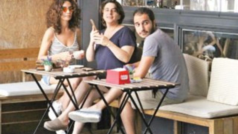 Esra Dermancıoğlu sevgilisinden ayrılamıyor