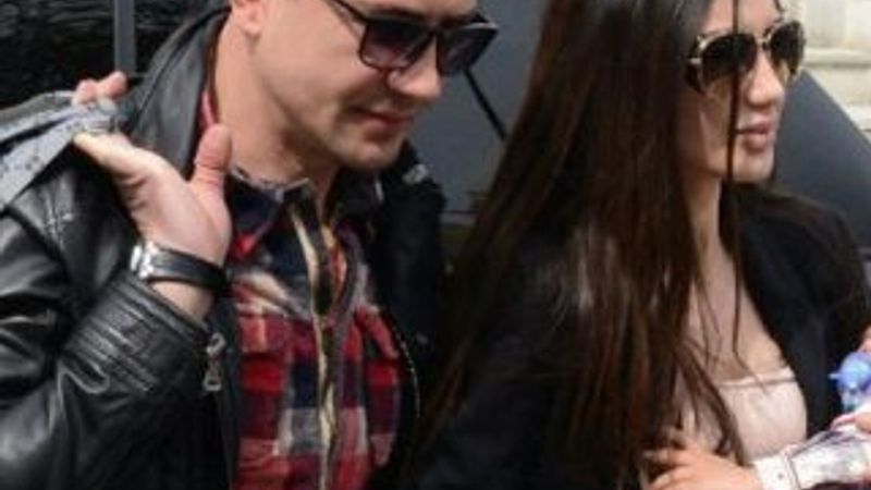 Emre Aşık feribotta saldırıya uğradı