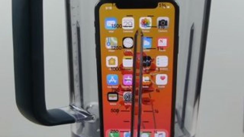 iPhone X'i blenderda parçaladılar