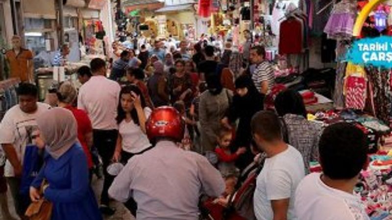 Tarihi yaşatan çarşı: Uzun Çarşı