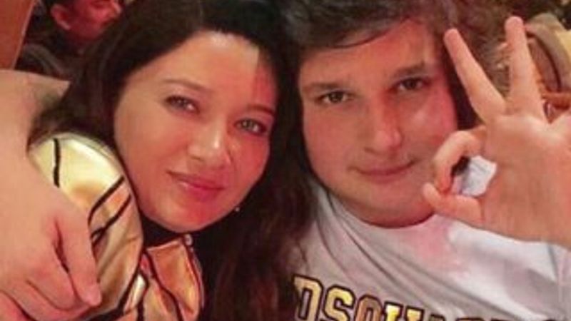 Nurgül Yeşilçay oğlunu kraliçeye emanet etti