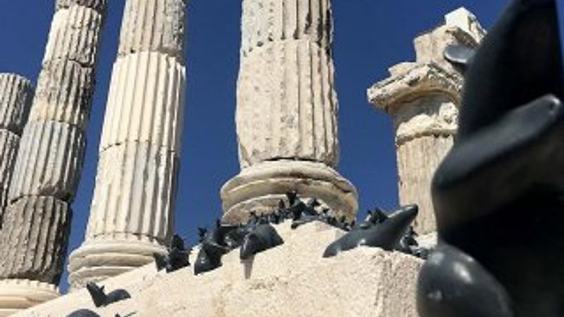 Apollon Tapınağı mitolojik farelerine kavuştu