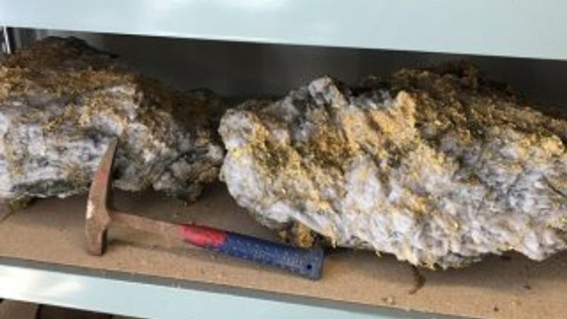 Avustralya’da altınla kaplı kaya bulundu