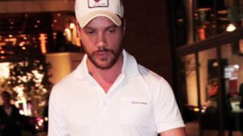 Sinan Akçıl'dan sevgilisine sürpriz