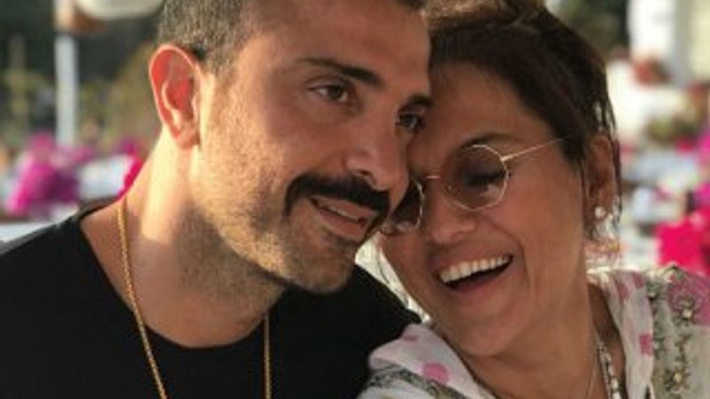 Demet Akalın boşanıyor