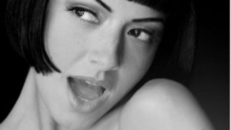 Şarkıcı Hadise'den eski fotoğraflar