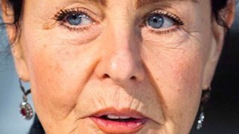 Fatma Girik evinde kaza geçirdi