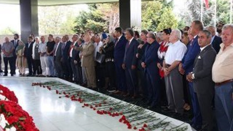 Menderes ve arkadaşları mezarı başında anıldı