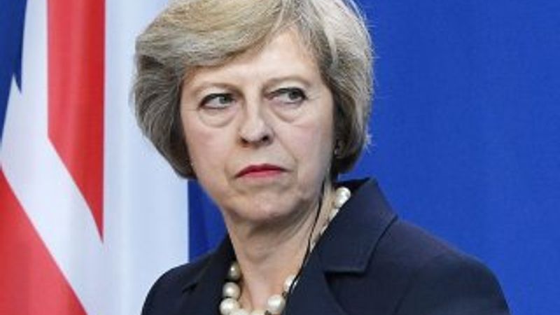 Theresa May İngiltere basınında: Rezil edildi