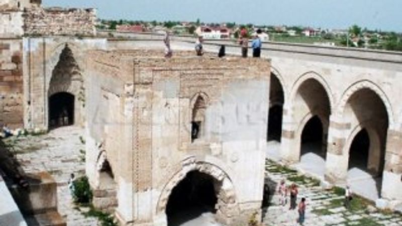 Konukseverliğin adı: Kervansaraylar