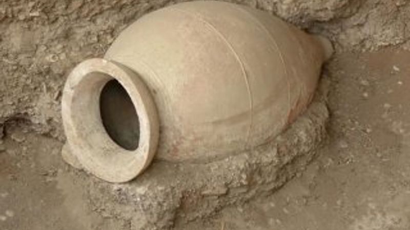 Antandros'ta pitos mezarlara rastlandı