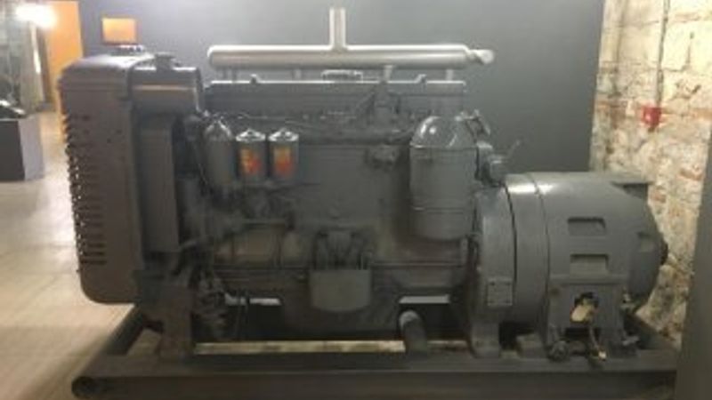 İlk elektrik jeneratörü merkezine ziyaretçi akını