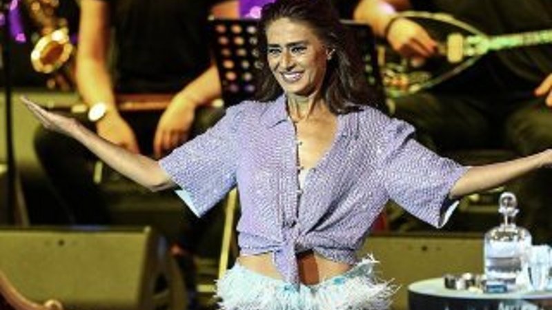 Yıldız Tilbe: Elbisemle uğraşacağım gece boyunca
