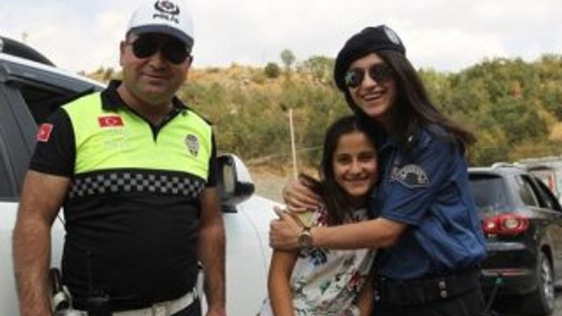 Çukurca'da komiser yardımcısından örnek davranış