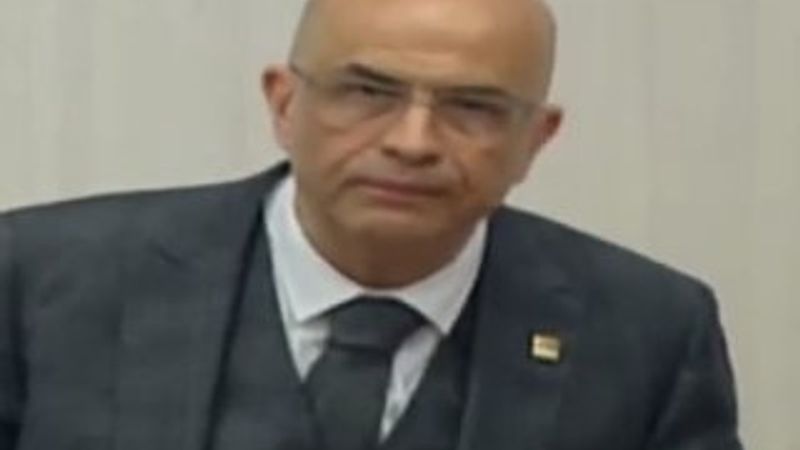 CHP'li Enis Berberoğlu yemin etti