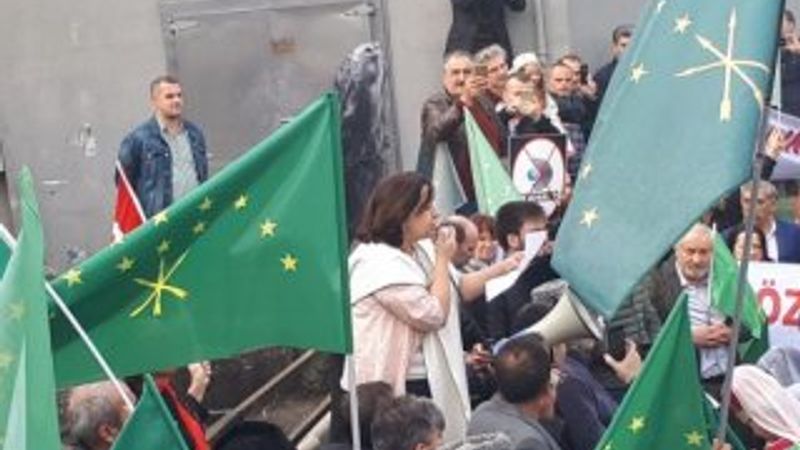 Çerkesler Kanal D'yi protesto etti