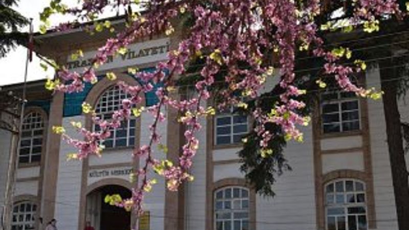 Kültürel tesisler yerel yönetimlere devredilecek