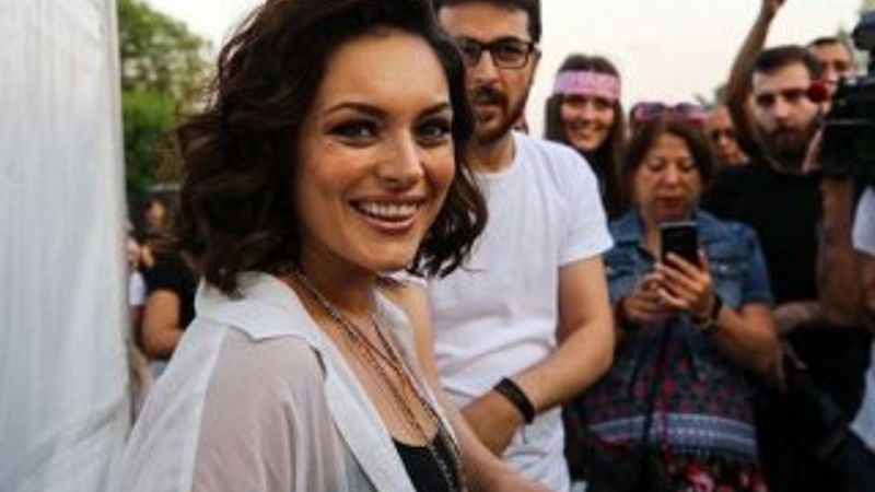 Ezgi Mola'nın yeni sevgilisi işletmeci