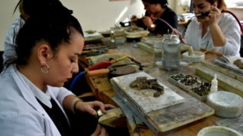 Padişahlarının eşyaları aksesuarlara uyarlandı