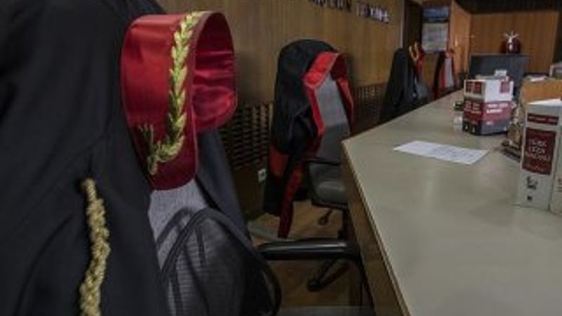 Hakim Çelik ile savcı Sarıkaya meslekten ihraç edildi