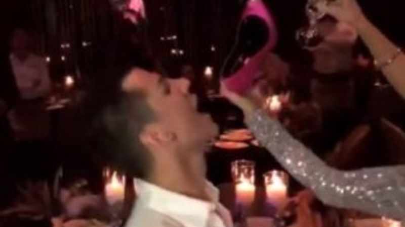 Kerimcan Durmaz ünlü modacının ayakkabısından içki içti