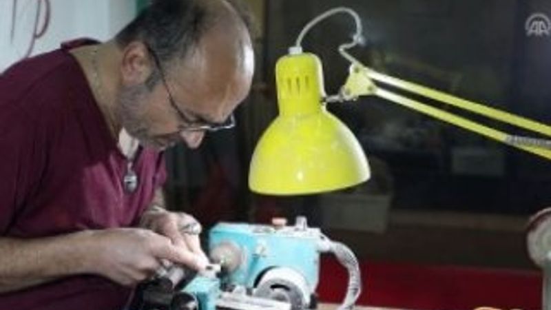 Sedef kakma, telkari, oymacılık tek bir tespih tanesinde