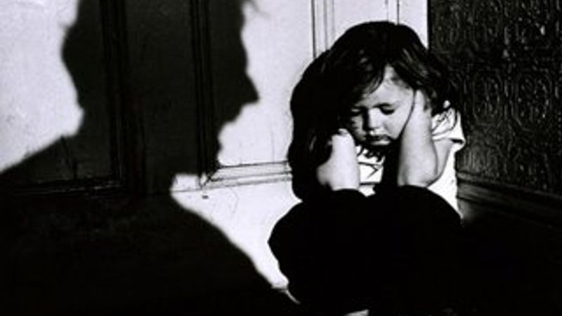 Sevgilisinin kız çocuğuna cinsel istismardan beraat etti