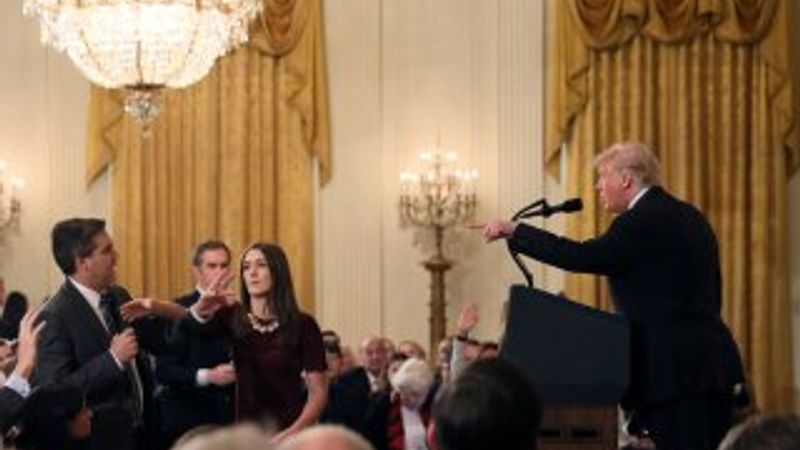 Beyaz Saray CNN muhabirinin basın kartını askıya aldı