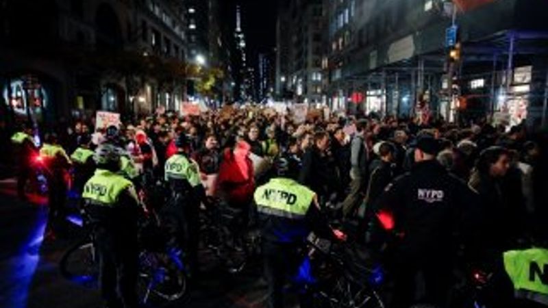 ABD'de halk Rusya soruşturması için sokağa döküldü