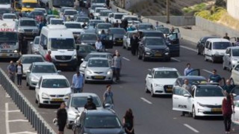 İsrail'de sirenli saygı duruşu