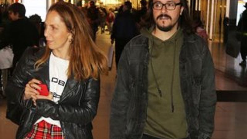 Sertab Erener eşiyle alışverişte