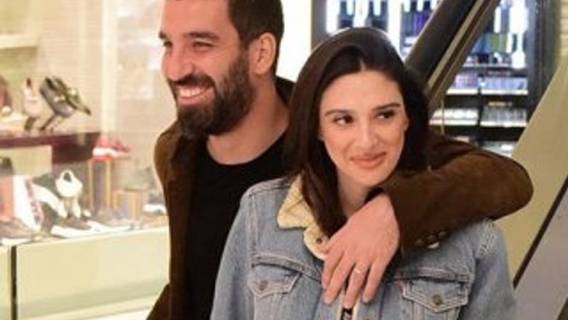 Arda Turan ile Aslıhan Doğan alışverişte