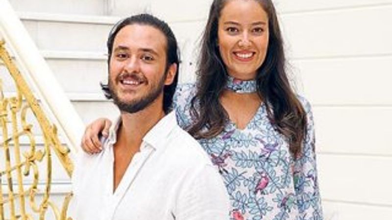 Pelin Akil'in bebeği göründü