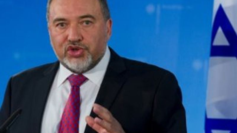 İsrail Savunma Bakanı istifa etti