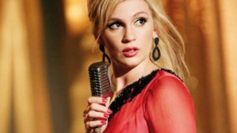 Oyunculuktan şarkıcılığa transfer oldu