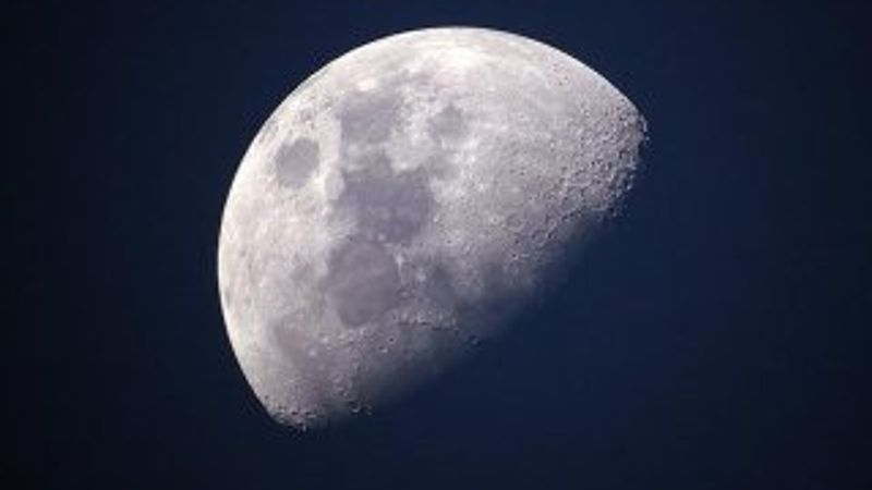 Ay’ın karanlık yüzü görüntülendi